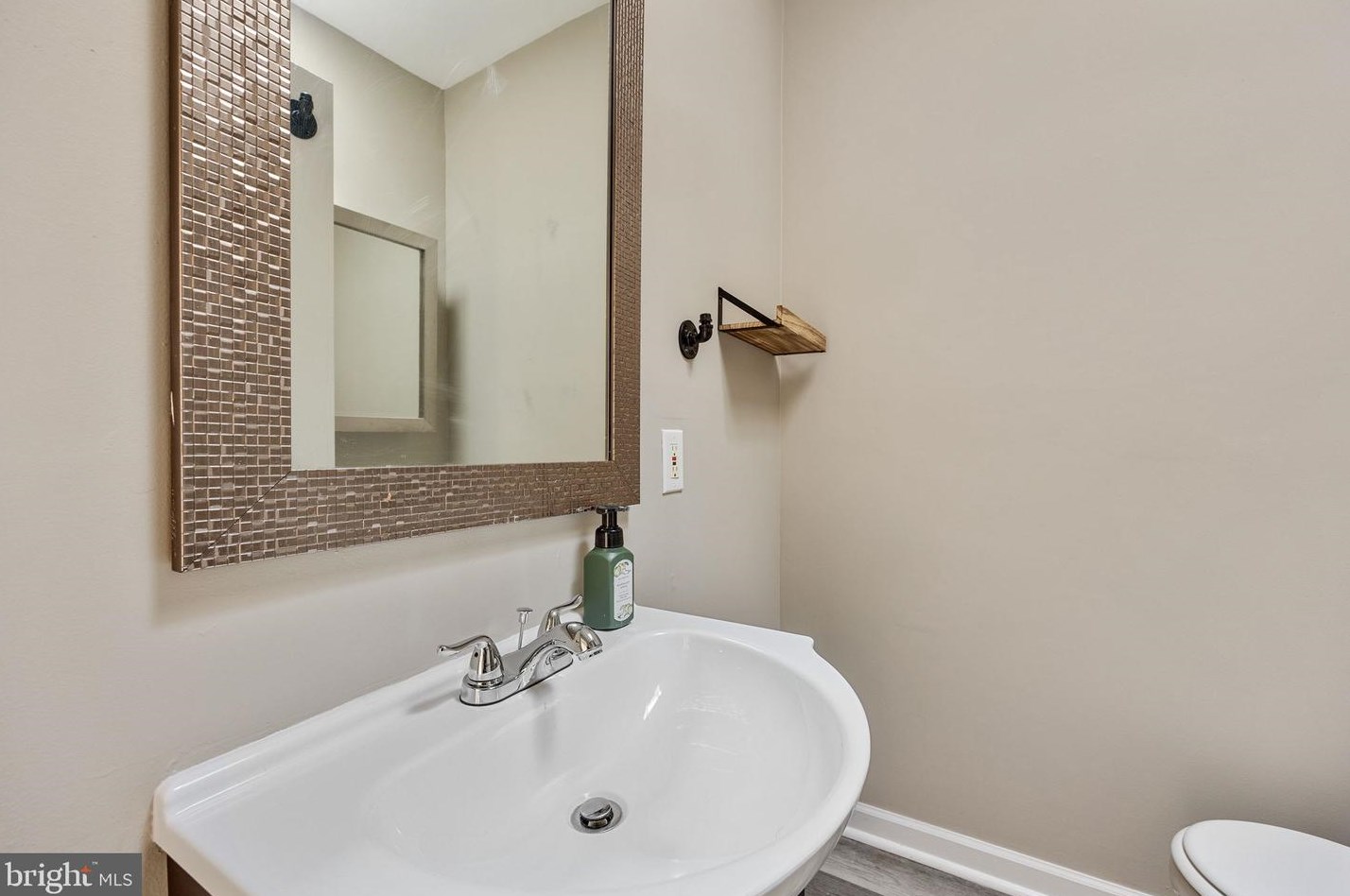 2609 Ontario St, Philadelphia PA  19134-5329 exterior