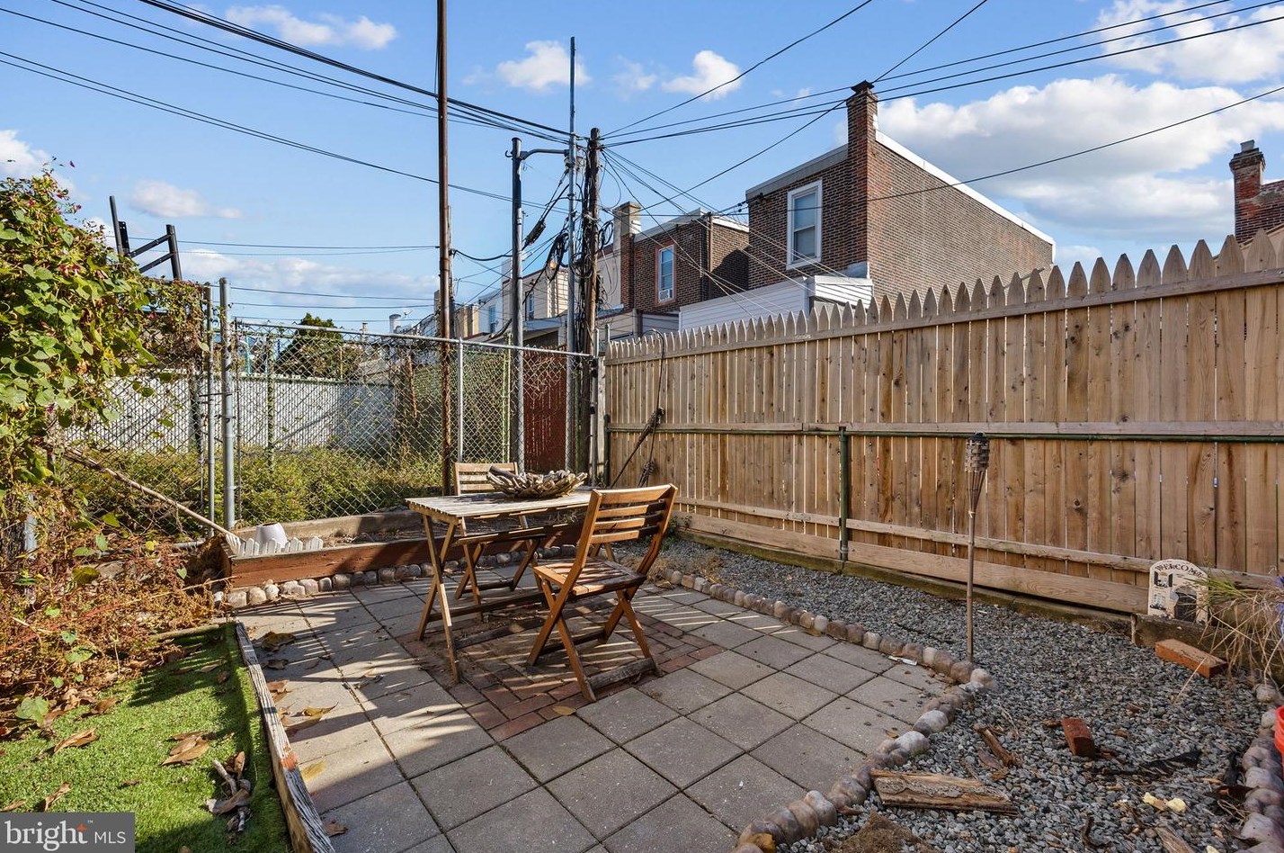 2609 Ontario St, Philadelphia PA  19134-5329 exterior