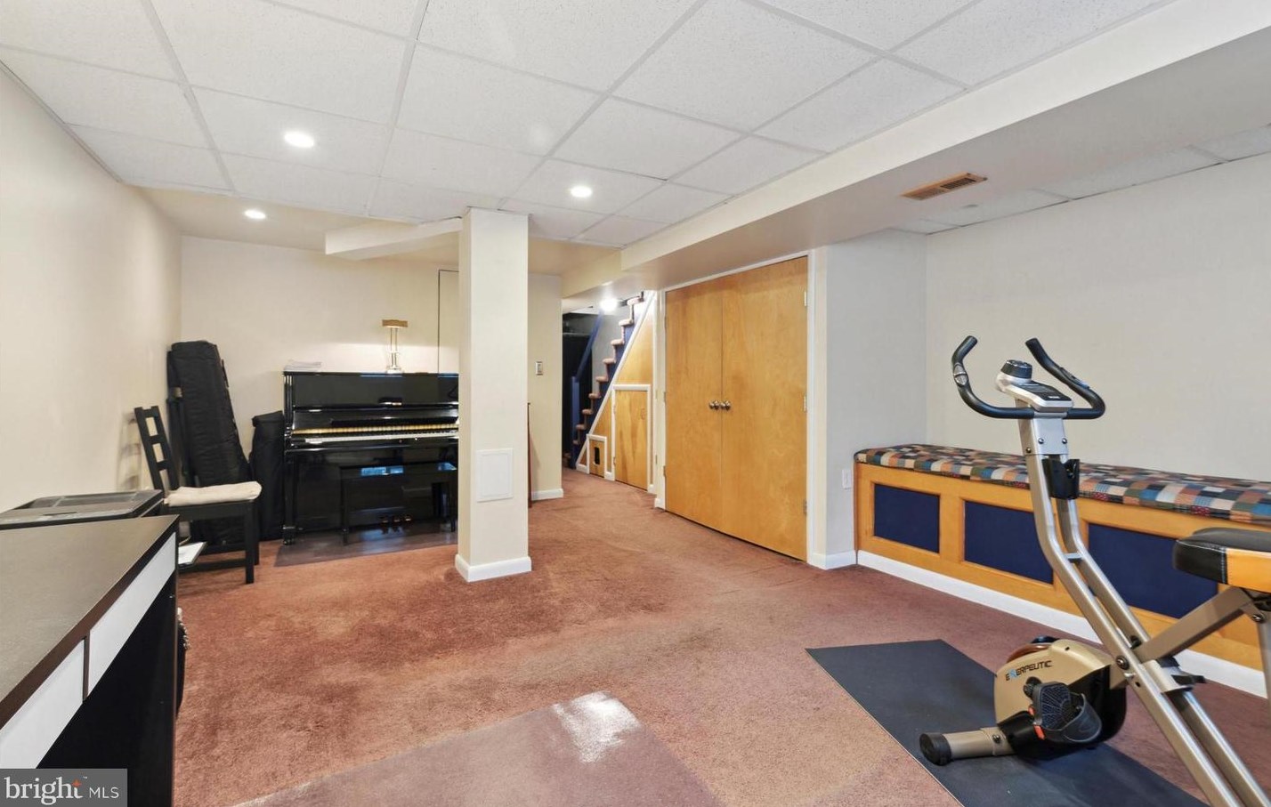262 Rock St, Philadelphia PA  19128-3740 exterior