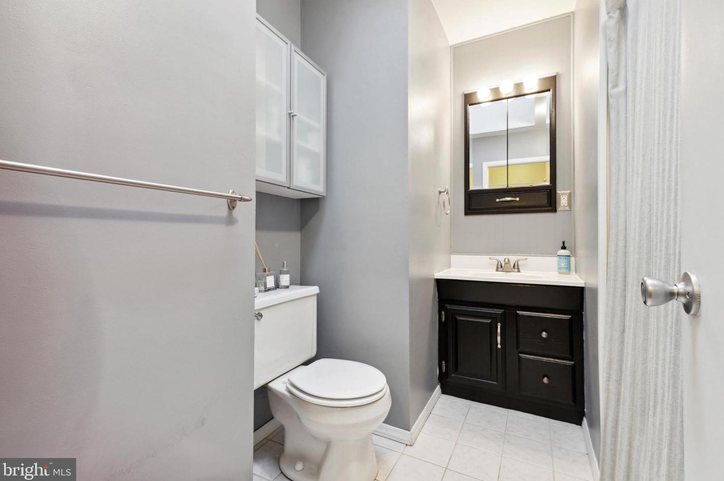 262 Rock St, Philadelphia PA  19128-3740 exterior