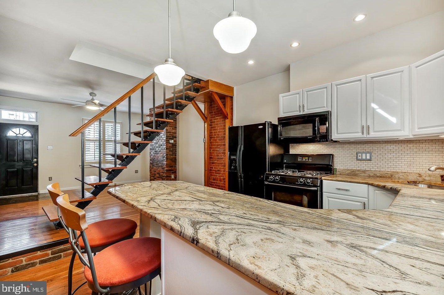 821 Newkirk St, Philadelphia PA 19130-1707 exterior