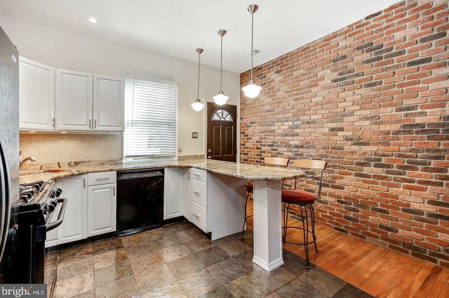 821 Newkirk St, Philadelphia PA 19130-1707 exterior