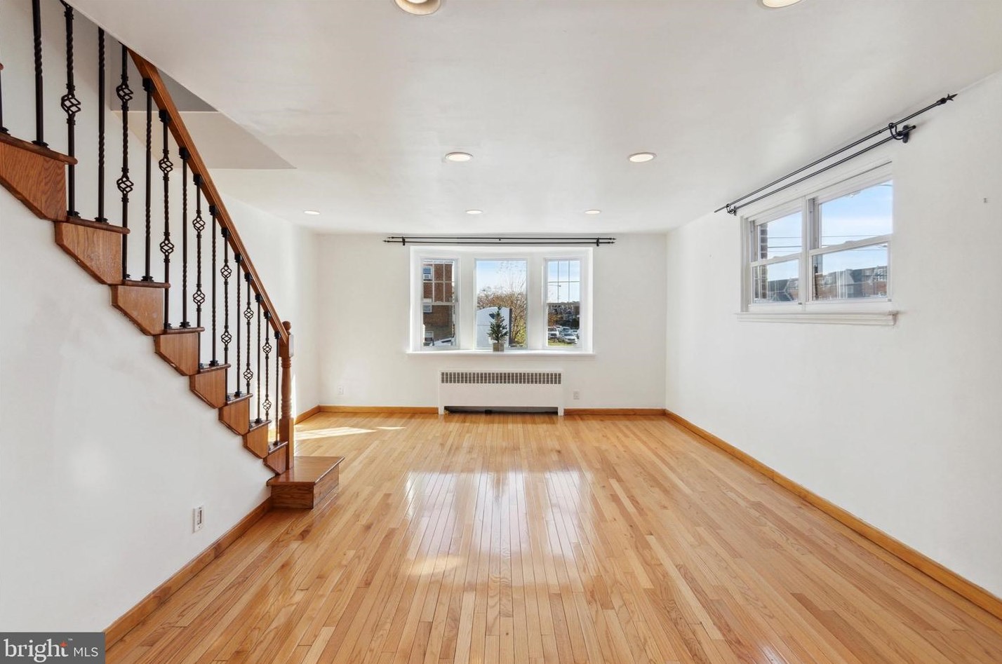 6424 Algon Ave, Philadelphia PA  19111-5401 exterior