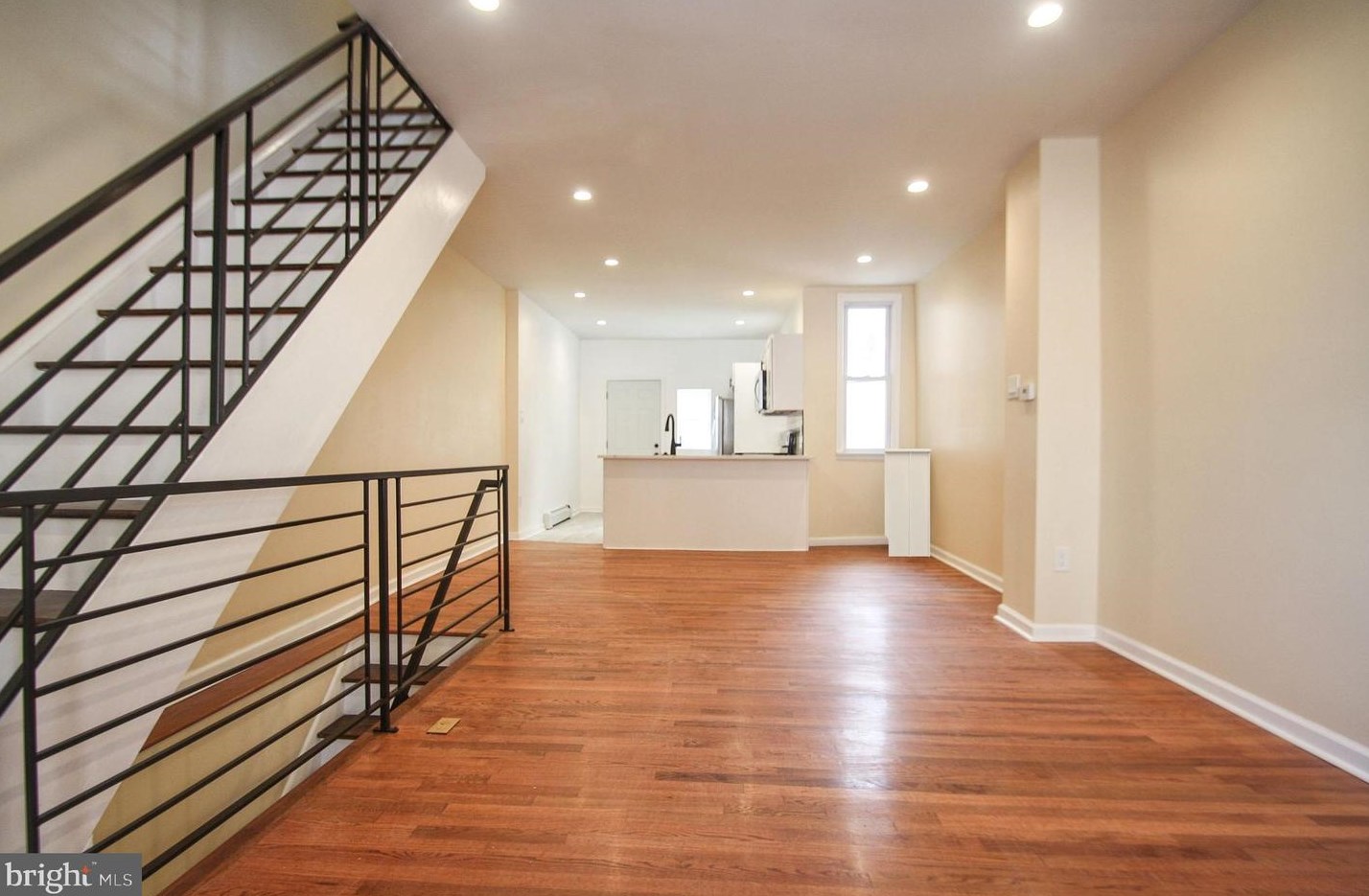 2562 Holbrook St, Philadelphia PA  19142-1708 exterior