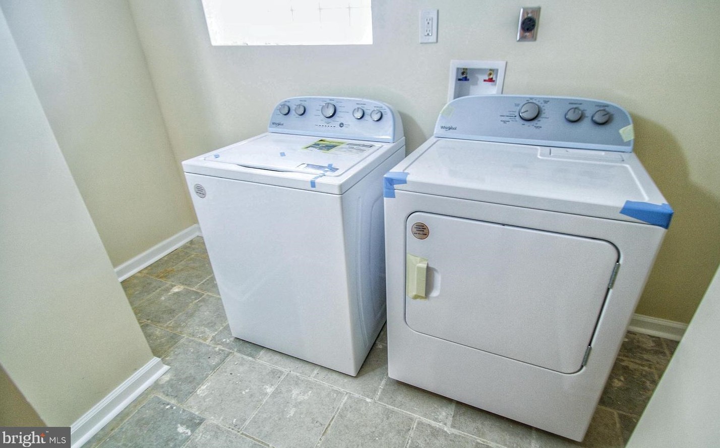 2562 Holbrook St, Philadelphia PA  19142-1708 exterior