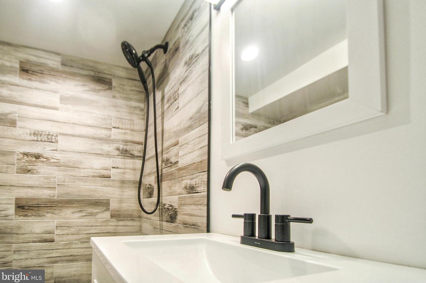 2562 Holbrook St, Philadelphia PA  19142-1708 exterior