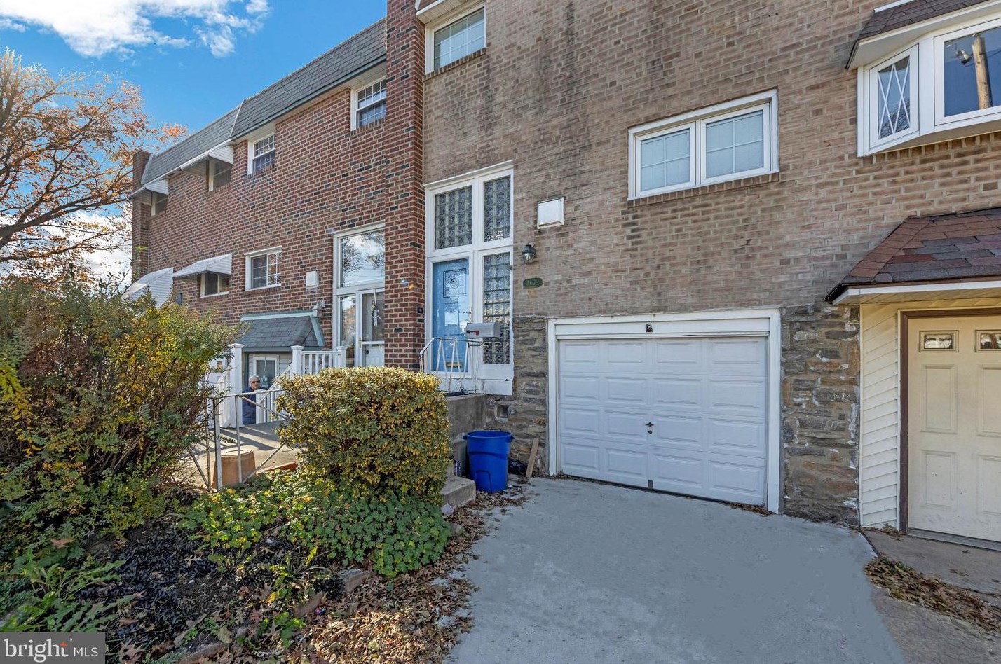 3672 Essex Ln, Philadelphia, PA 19114-1904