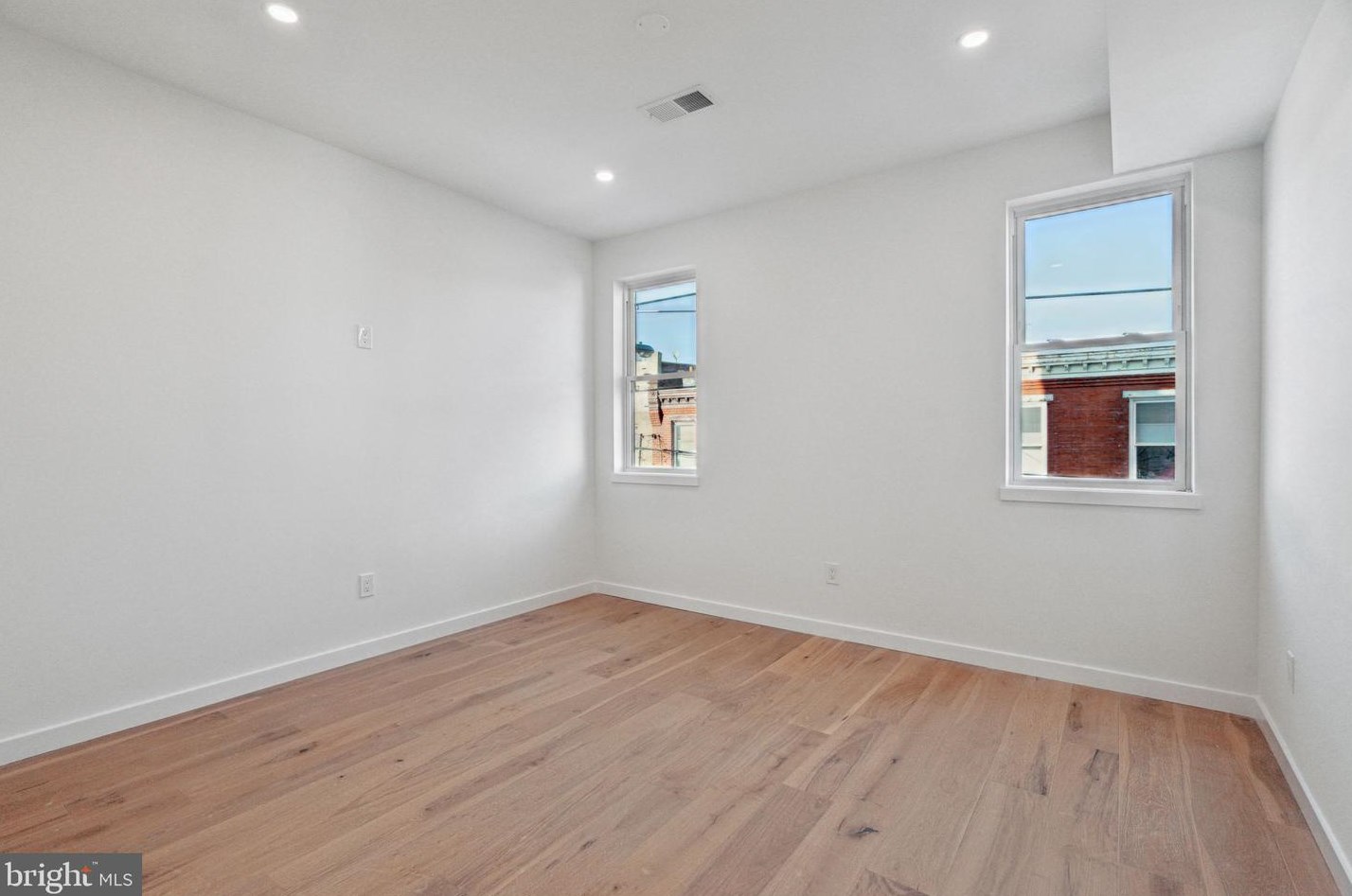 2943 Cambridge St, Philadelphia PA  19130-1115 exterior