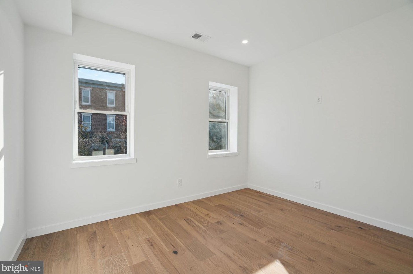 2943 Cambridge St, Philadelphia PA  19130-1115 exterior