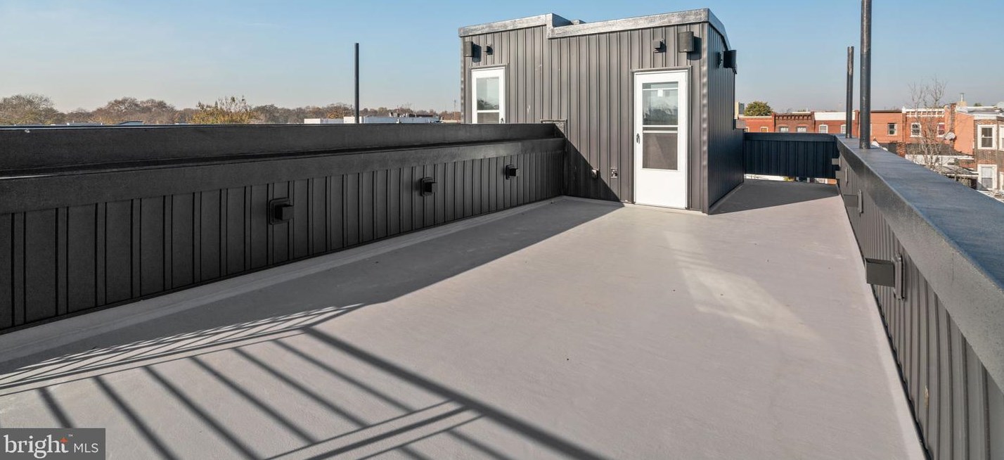 2943 Cambridge St, Philadelphia PA  19130-1115 exterior
