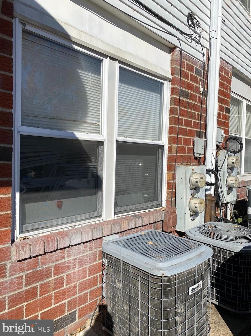 9442 Fairgreen Ln, Philadelphia, PA 19114-3419