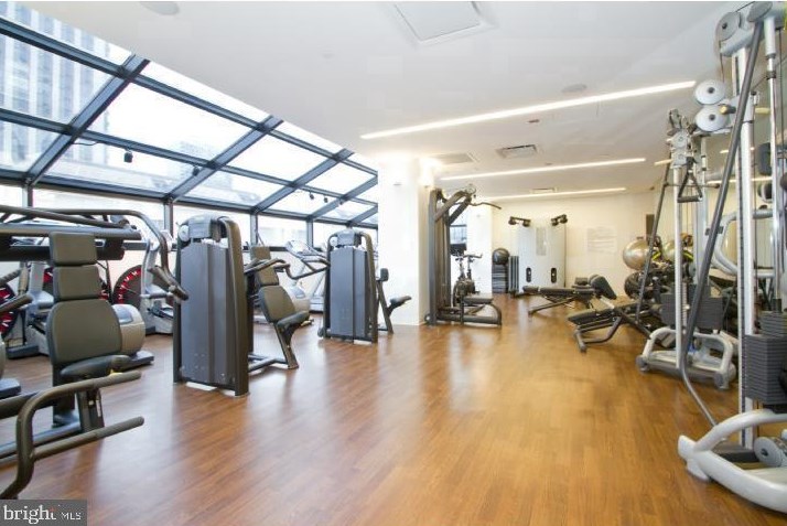 202 Rittenhouse Sq, Philadelphia PA  19103-5785 exterior