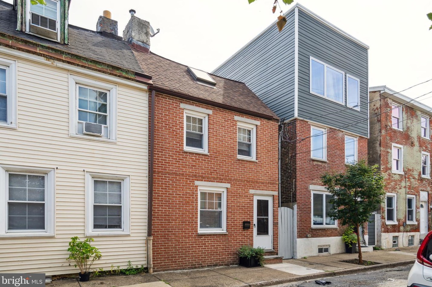 1217 W Oxford St, Philadelphia, PA 19122
