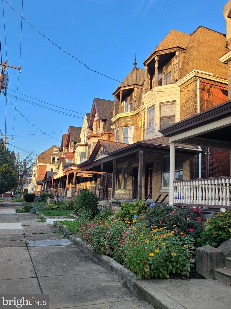 4720 Warrington Ave, Philadelphia PA 19143-3414 exterior