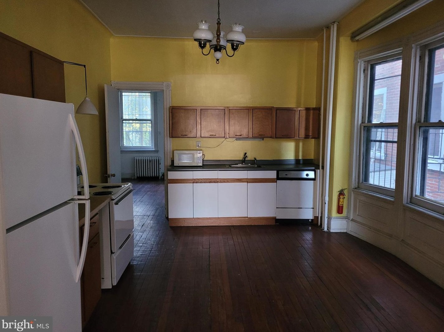 4720 Warrington Ave, Philadelphia PA 19143-3414 exterior