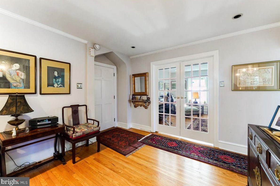 6123 Wayne Ave, Philadelphia, PA 19144-6103