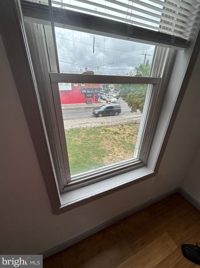 541 Westmoreland St, Philadelphia, PA 19140-5631