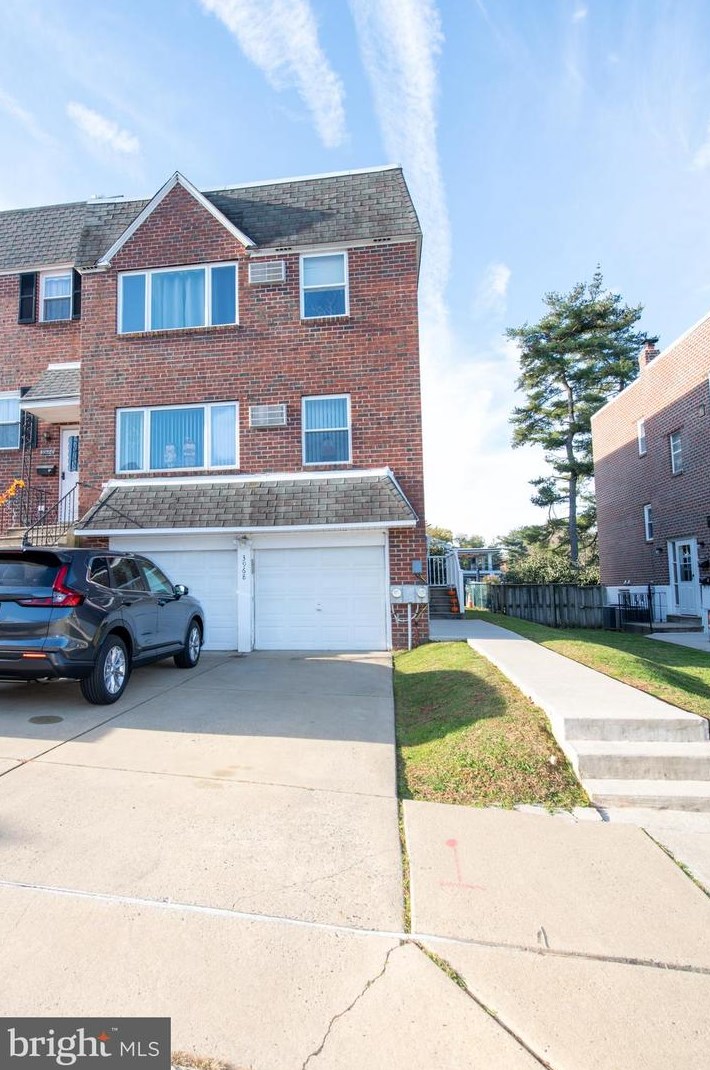 3968 Stevenson Ln, Philadelphia, PA 19114-2016