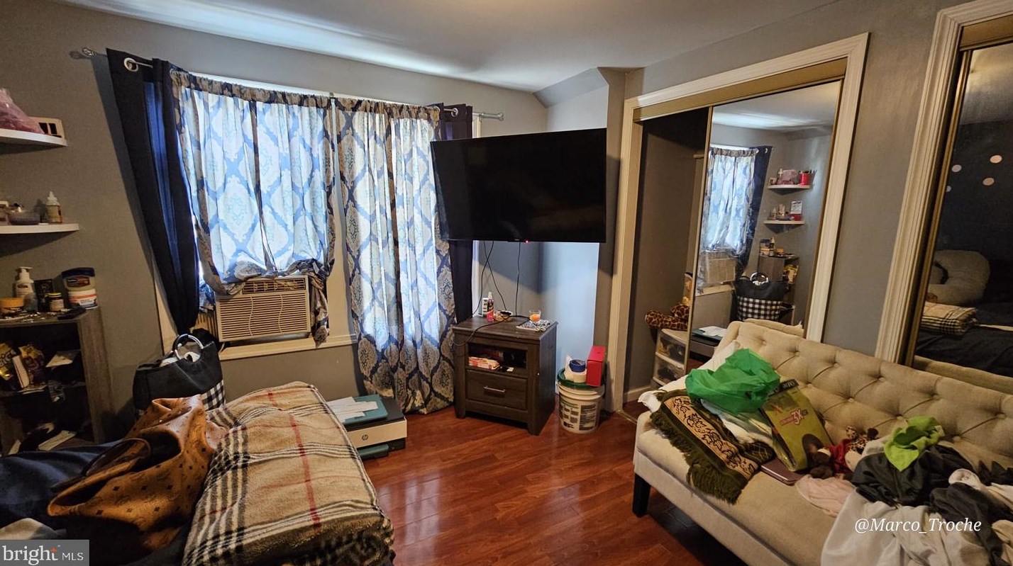 950 Price St, Philadelphia, PA 19138-1720