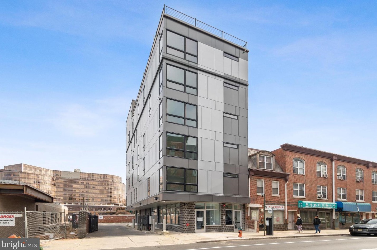 215 N 9th St #202, Philadelphia, PA 19107