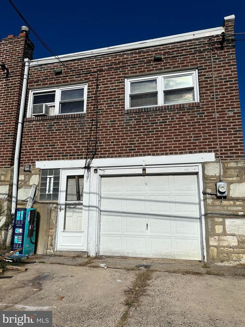 1826 Mower St, Philadelphia, PA 19152-1117
