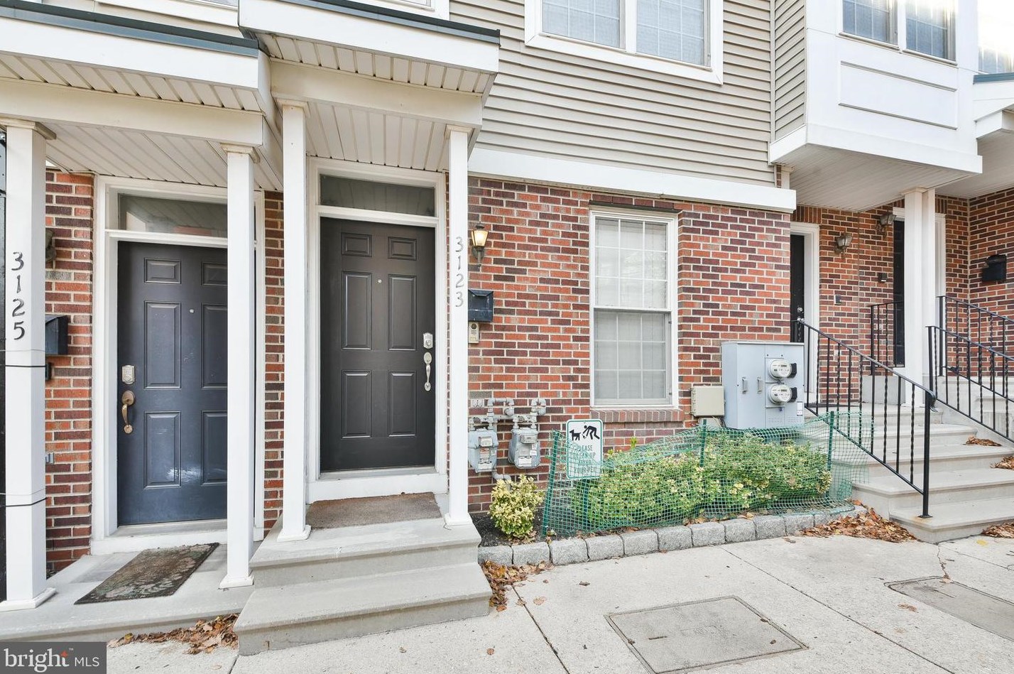 3123 Thompson St, Philadelphia, PA 19121-4420