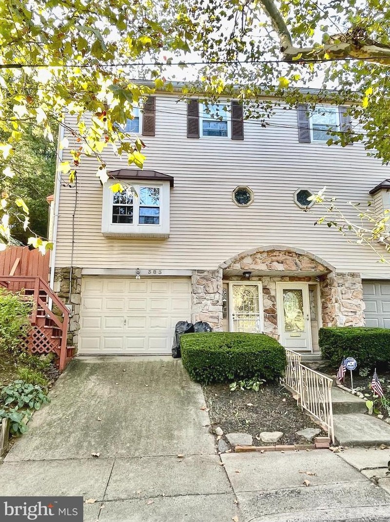 383 Gorgas Ln, Philadelphia, PA 19119-1332