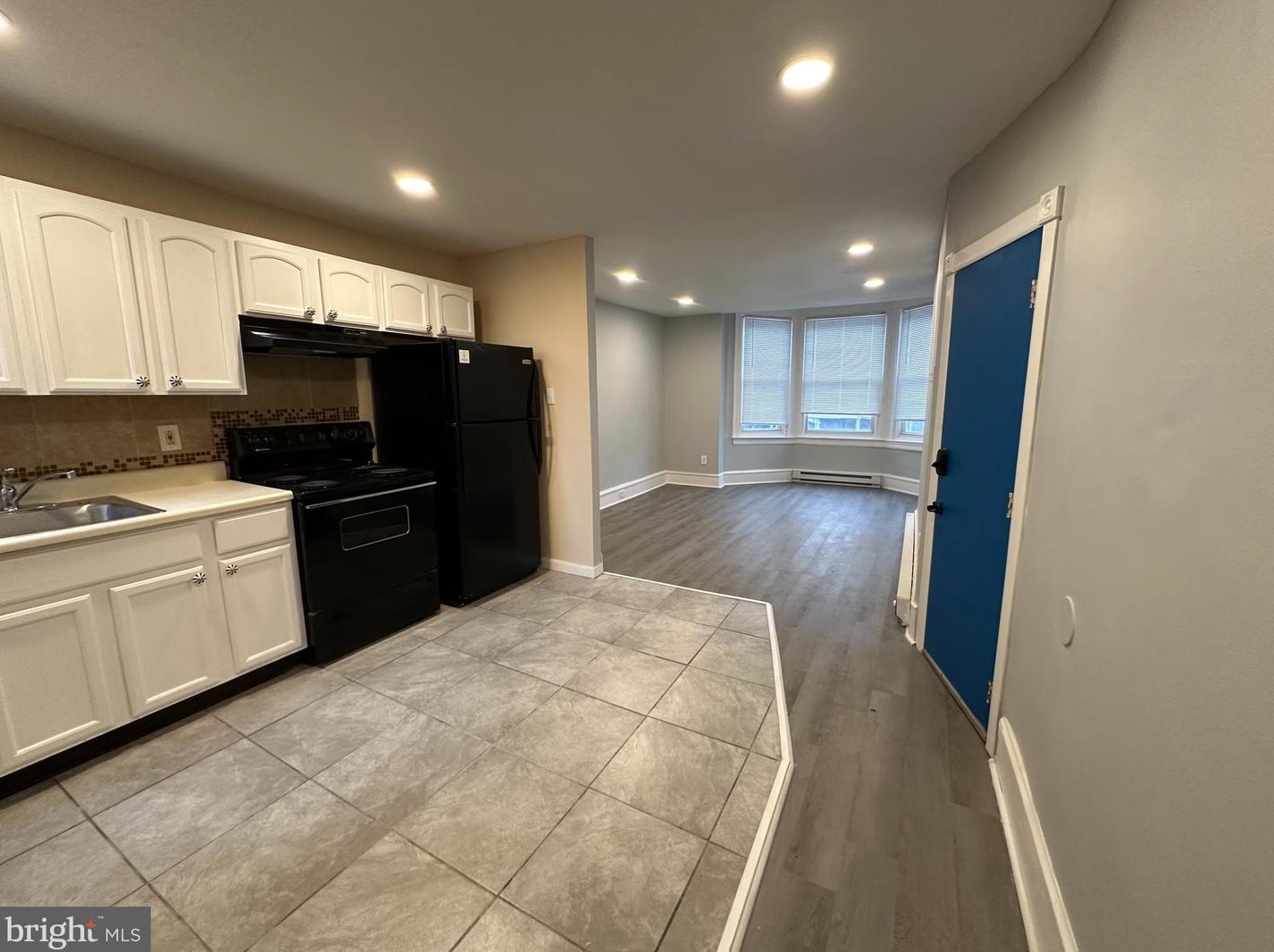 1120 S 52nd St #2, Philadelphia, PA 19143