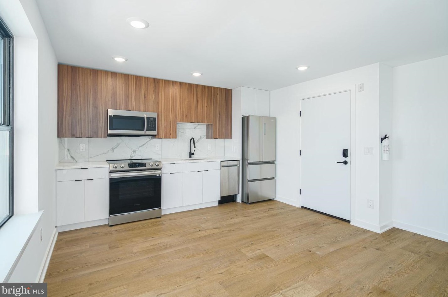 620 Moore St #unit 402, Philadelphia, PA 19148