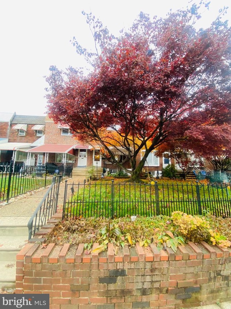 4238 Claridge St, Philadelphia, PA 19124-4902