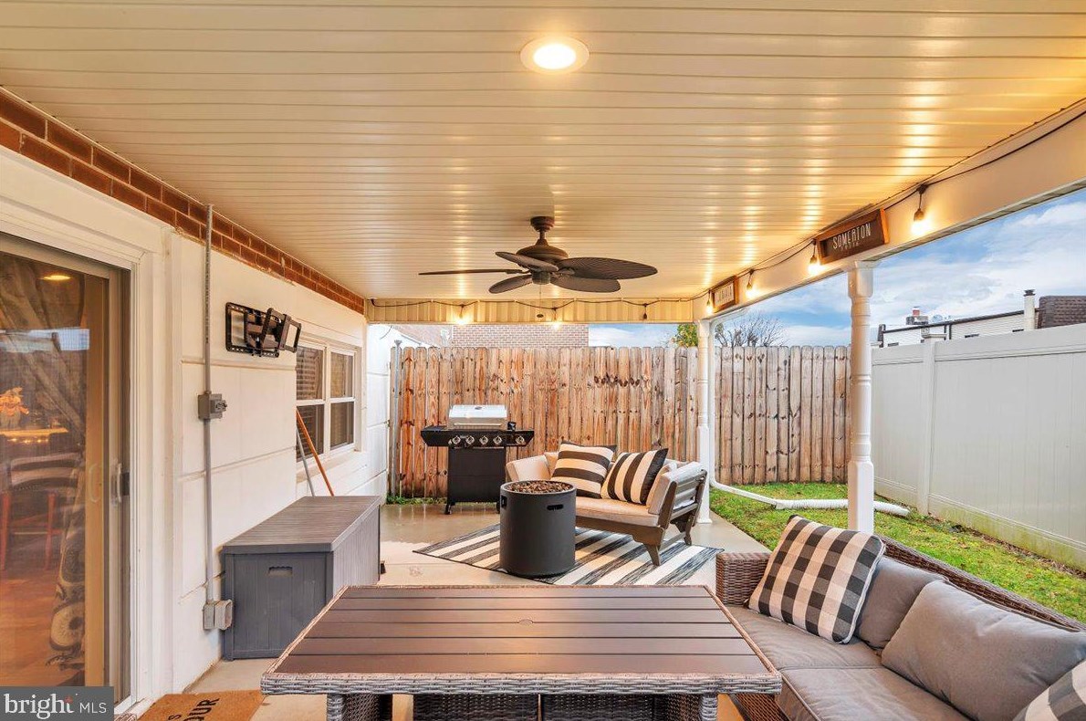 15105 Ina Dr, Philadelphia PA 19116-1450 exterior