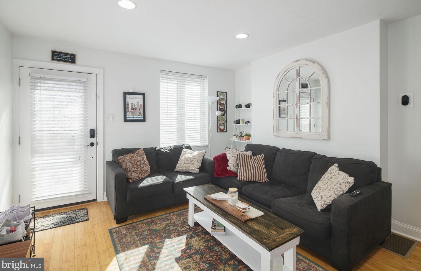 2544 Sepviva St, Philadelphia, PA 19125