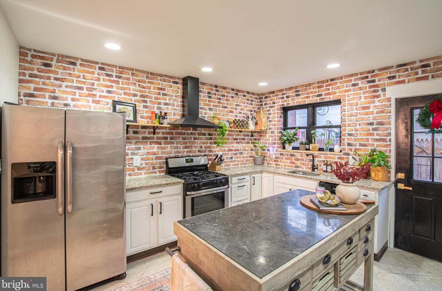 413 Cross St, Philadelphia PA  19147-6510 exterior