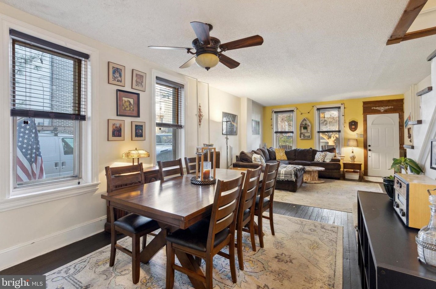 561 Dupont St, Philadelphia PA 19128-2612 exterior