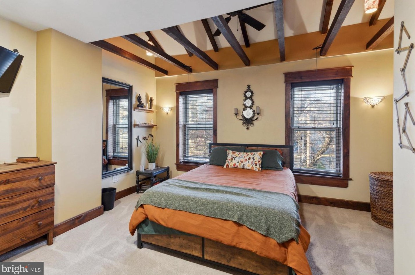 561 Dupont St, Philadelphia PA 19128-2612 exterior