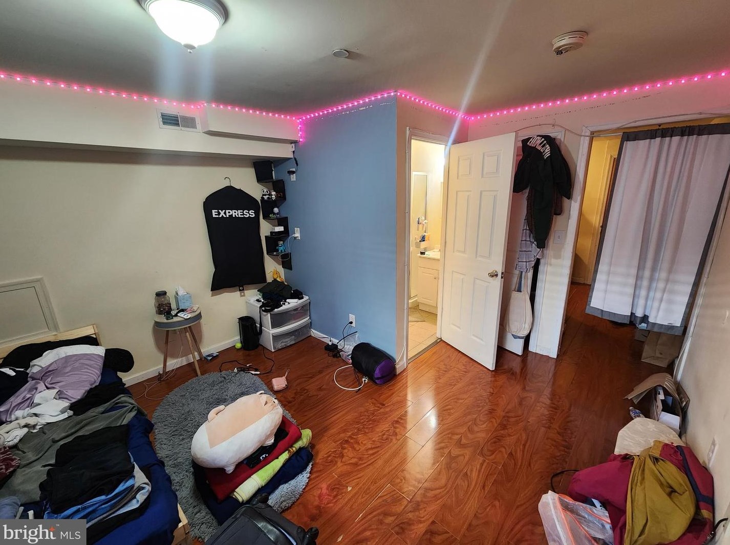 1719 Monument St, Philadelphia, PA 19121-3311