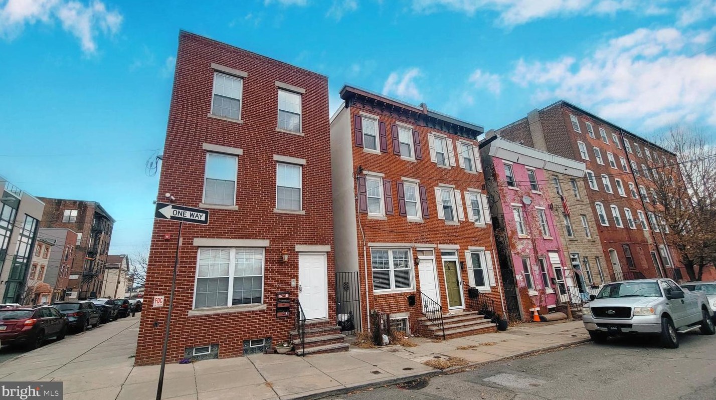 169 Jefferson St, Philadelphia PA  19122-3913 exterior
