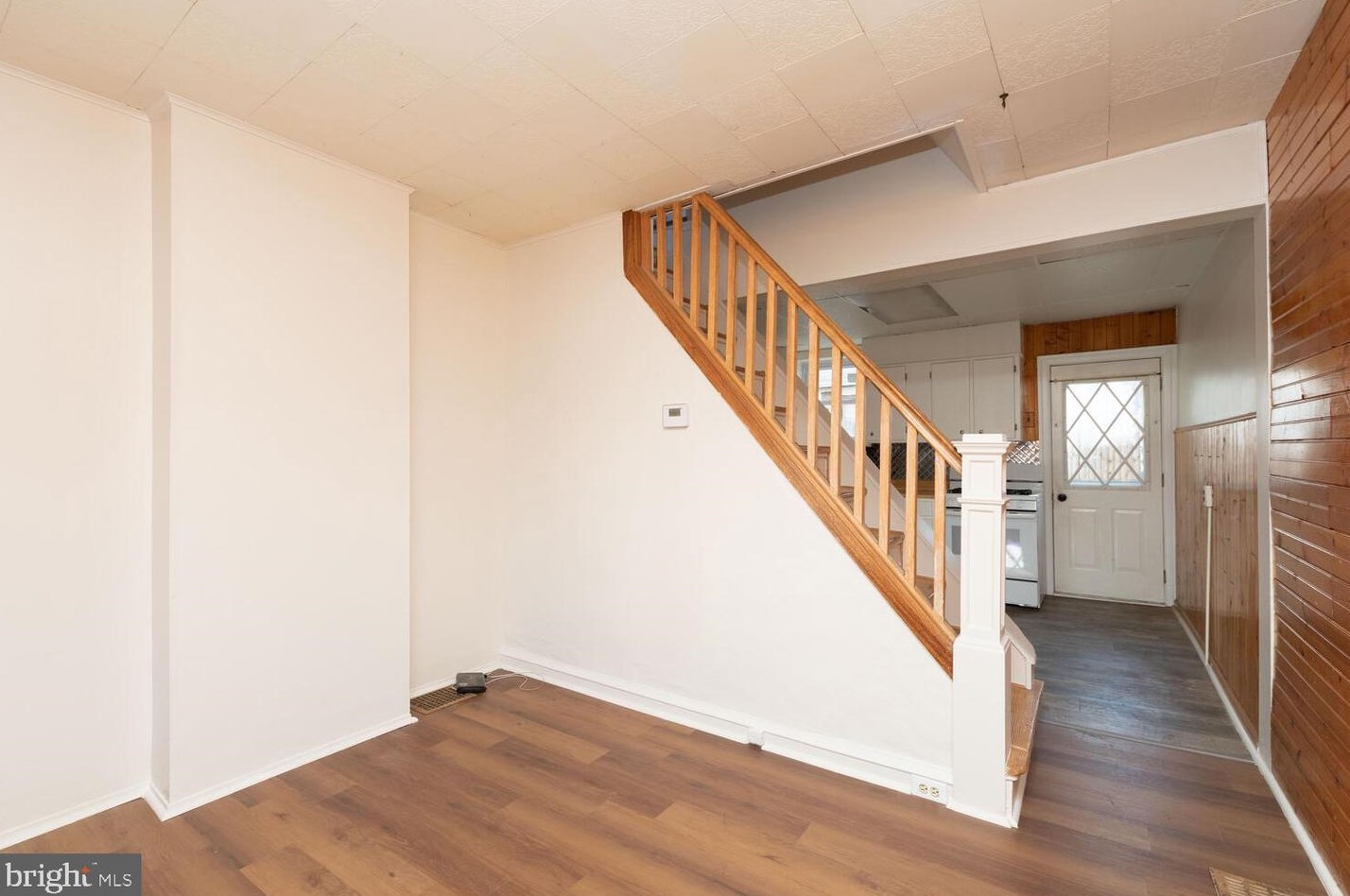 2631 Webb St, Philadelphia, PA 19125-3819