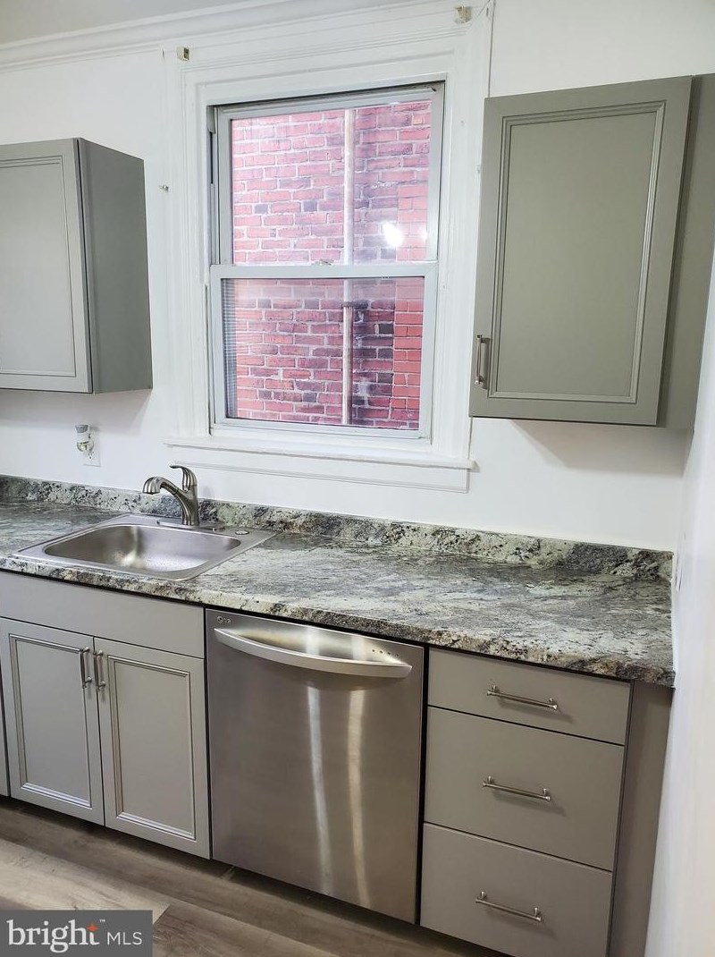 1909 72nd Ave, Philadelphia PA  19138-2701 exterior