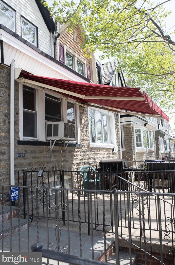 1909 72nd Ave, Philadelphia PA  19138-2701 exterior