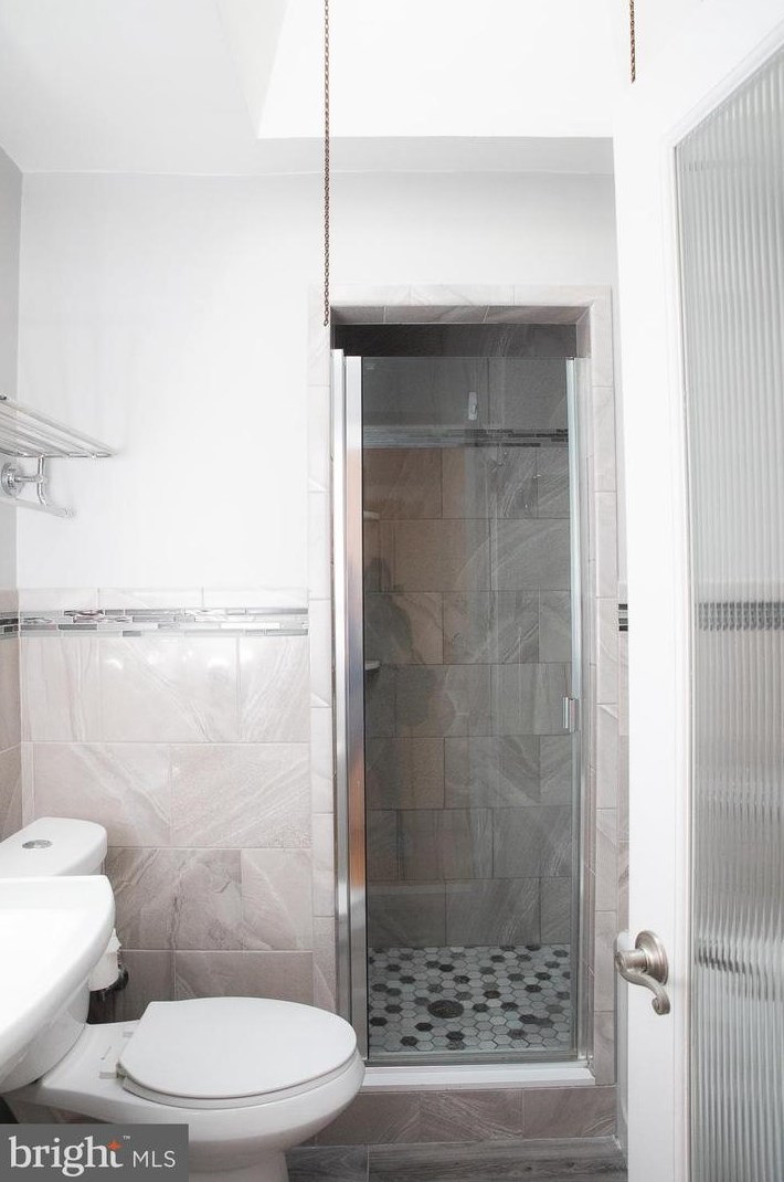 1909 72nd Ave, Philadelphia PA  19138-2701 exterior