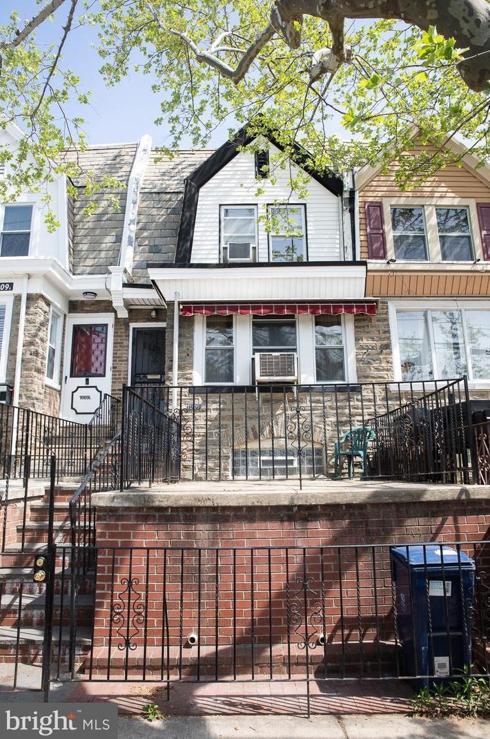 1909 72nd Ave, Philadelphia PA  19138-2701 exterior