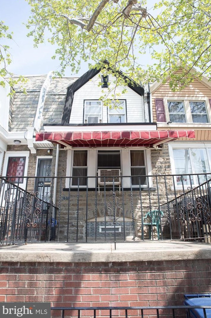 1909 72nd Ave, Philadelphia PA  19138-2701 exterior