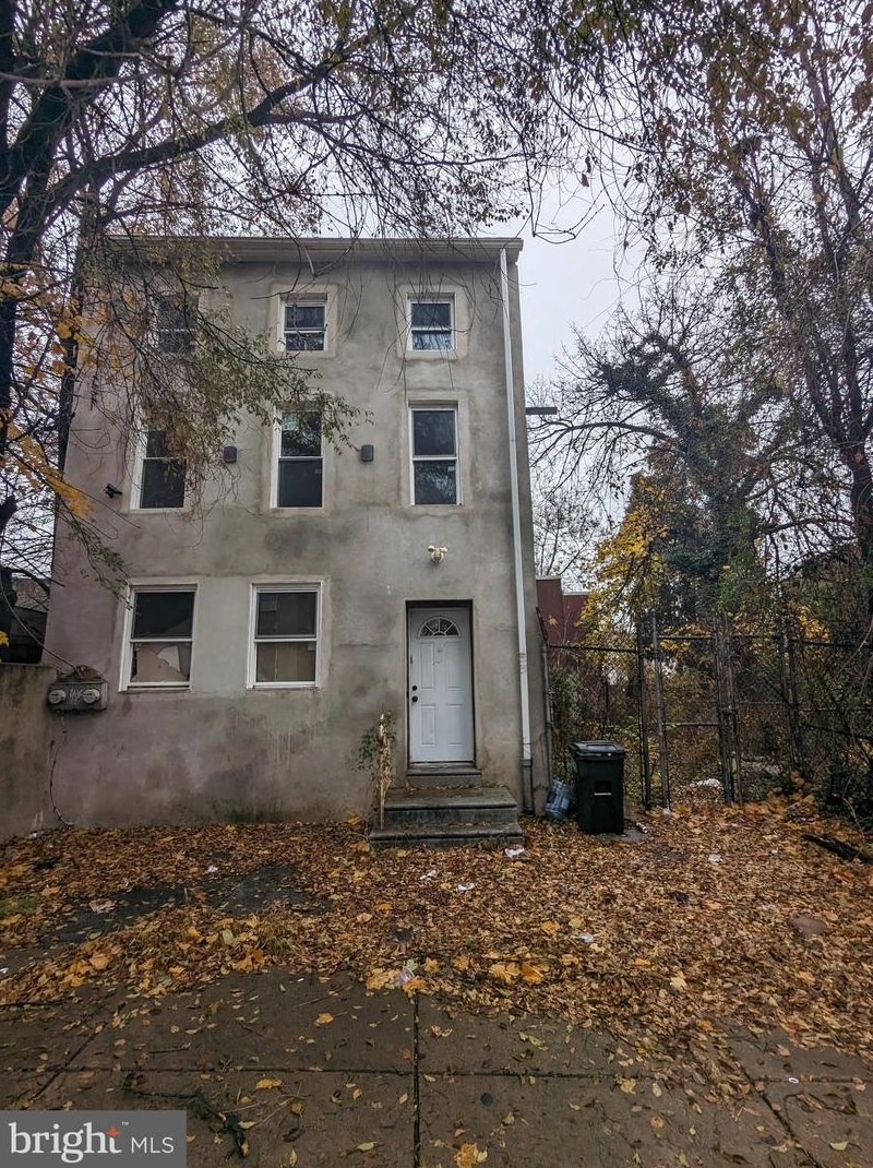 5549 Devon St, Philadelphia, PA 19138-2315