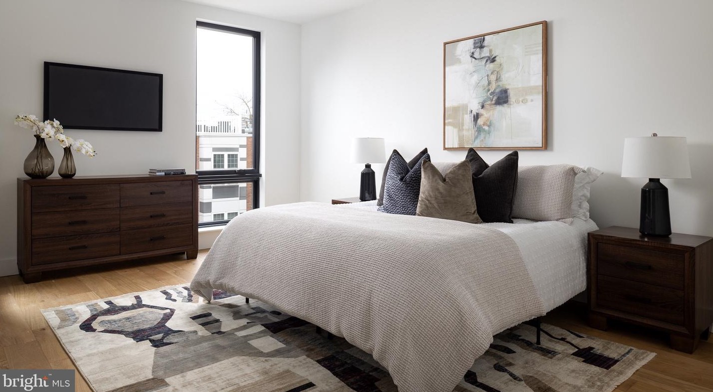 733 Uber St, Philadelphia PA  19130-2015 exterior