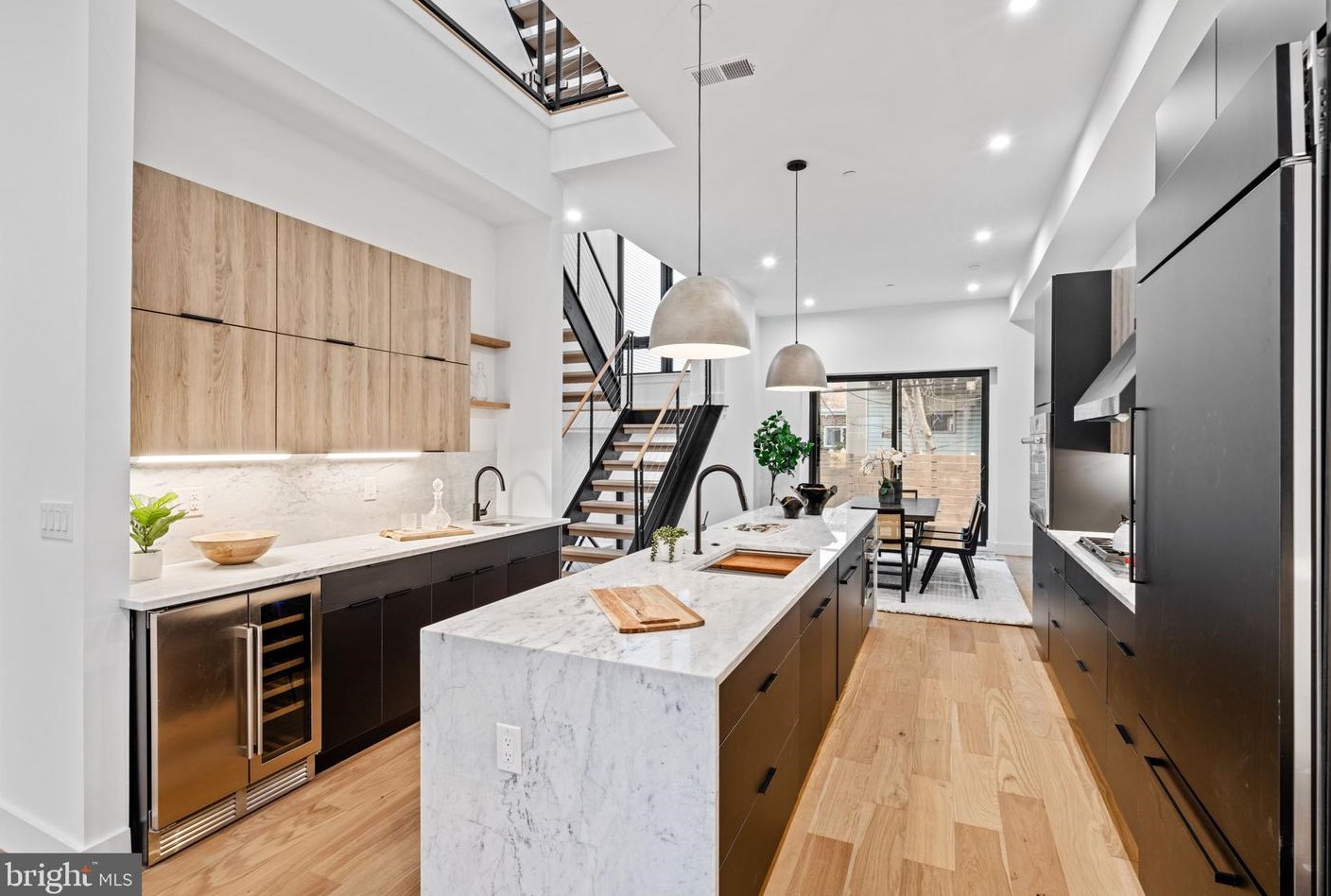 733 Uber St, Philadelphia PA  19130-2015 exterior