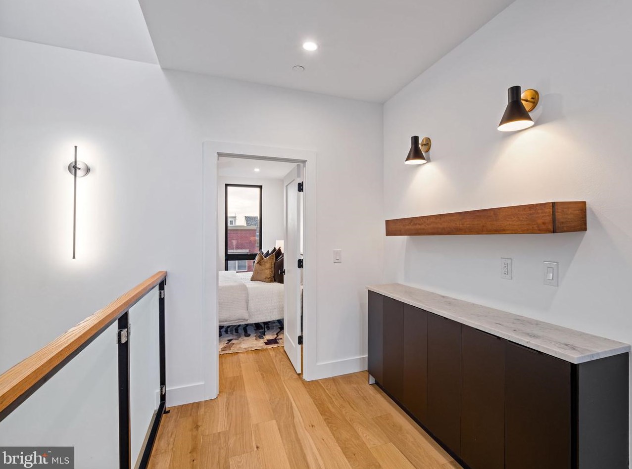 733 Uber St, Philadelphia PA  19130-2015 exterior