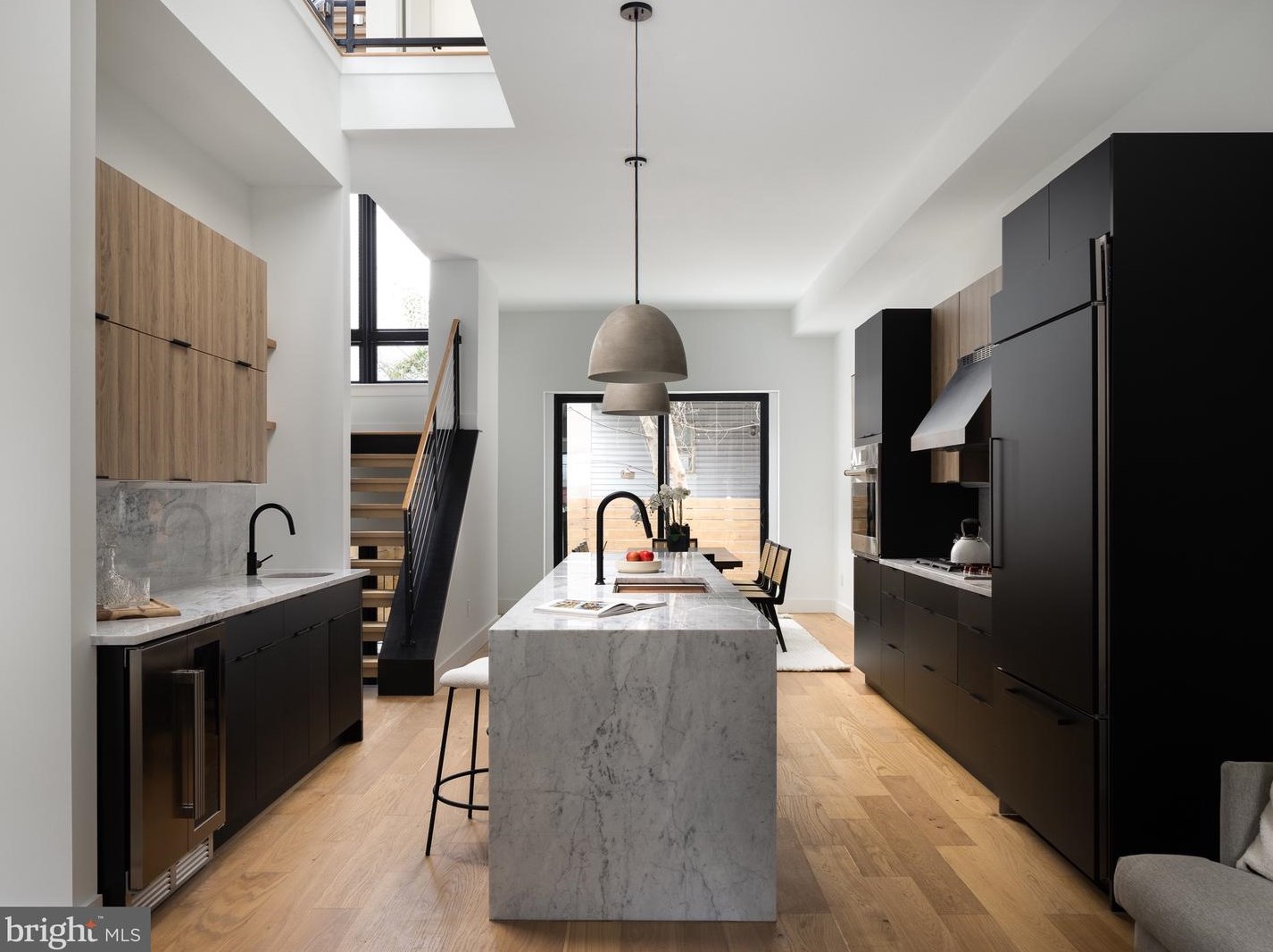 733 Uber St, Philadelphia PA  19130-2015 exterior