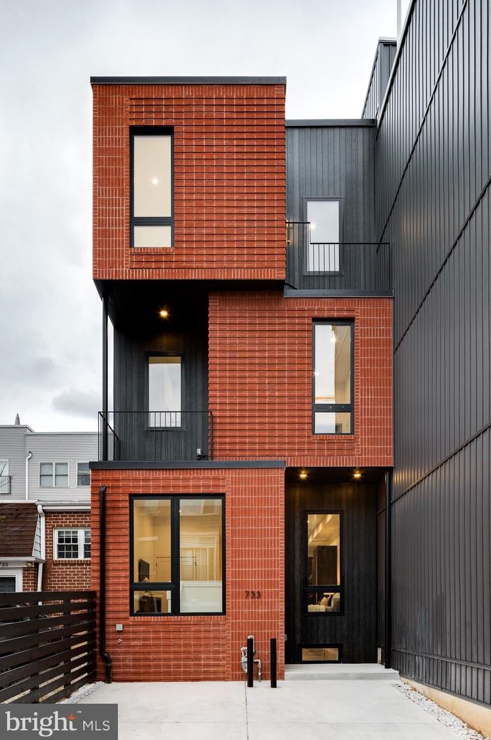 733 Uber St, Philadelphia PA  19130-2015 exterior