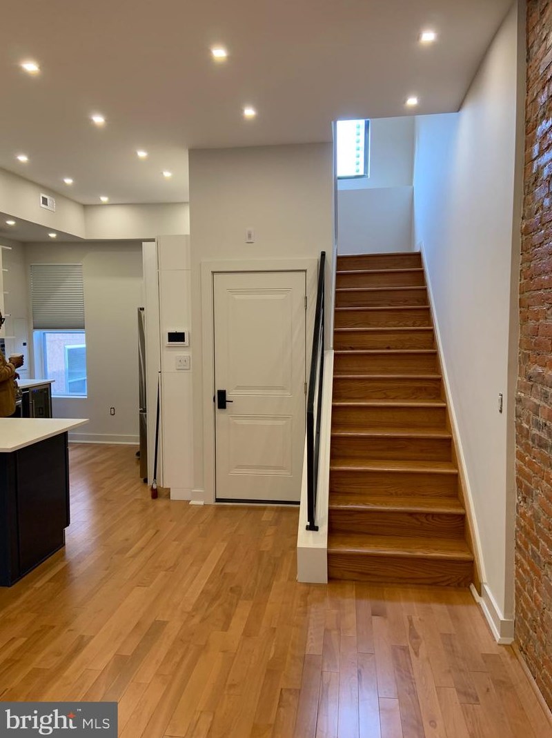 114 S 20th St #4, Philadelphia, PA 19103